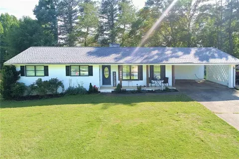 4416 Tara Dr, Oakwood, GA 30566