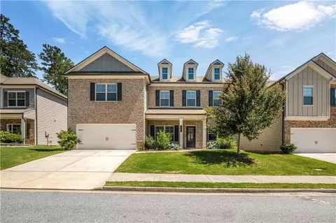 18 Dorothy Ln, Lawrenceville, GA 30046