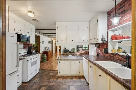 Kitchen - 293 Timber Ridge Dr, Athens, GA 30607 photo 3 of 6