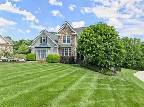 541 Brown Dr, Clermont, GA 30527