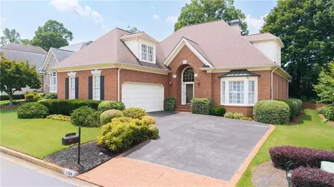 2324 Littlebrooke Ln, Dunwoody, GA 30338