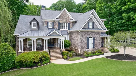 2101 Hunters Green Dr, Lawrenceville, GA 30043