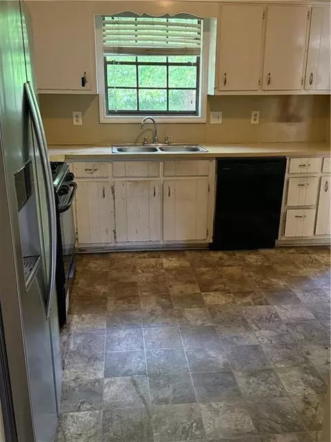 2685 Hyde Cir, Duluth, GA 30096 photo 3