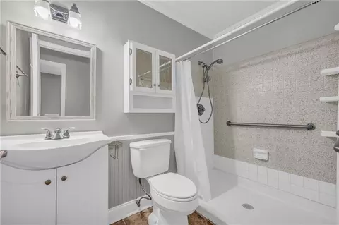 Bath - 15 Porter Cir, Hampton, GA 30228 photo 2 of 2