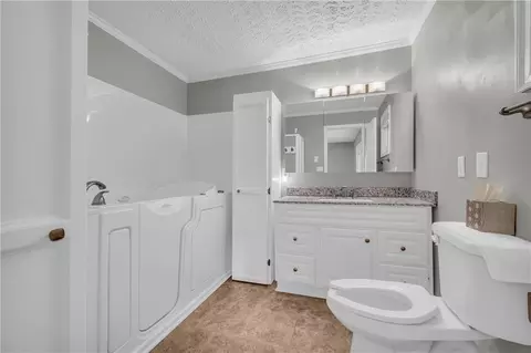 Bath - 15 Porter Cir, Hampton, GA 30228 photo 1 of 2