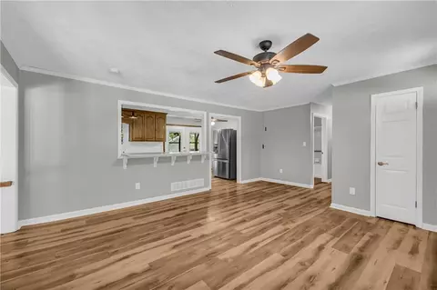 Living - 15 Porter Cir, Hampton, GA 30228 photo 4 of 7