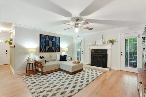 1412 Oakridge Cir, Decatur, GA 30033