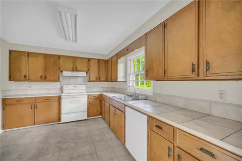 Kitchen - 2505 Commerce Rd, Athens, GA 30607 photo 1 of 2