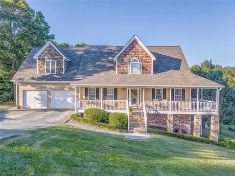 211 Westwood Dr, Calhoun, GA 30701