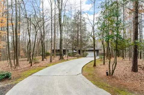 2796 County Line Rd, Acworth, GA 30101