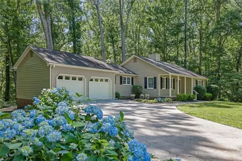 4516 Creekwood Cir NW, Kennesaw, GA 30152