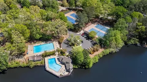 4018 Dunbarton Way NE, Roswell, GA 30075
