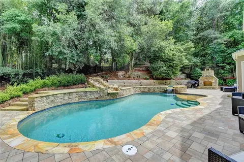 5980 Whitestone Ln, Suwanee, GA 30024 photo 2