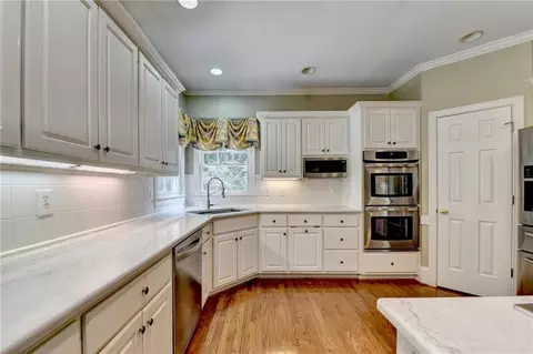 5980 Whitestone Ln, Suwanee, GA 30024 photo 18