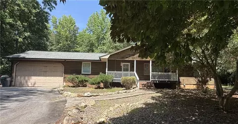 224 Potts Rd SE, Conyers, GA 30094