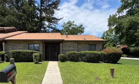 5526 Stoneleigh Ct, Stone Mountain, GA 30088