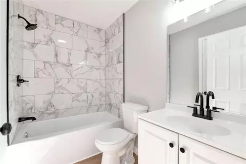 Bath - 124 Stark St, Commerce, GA 30529 photo 1 of 1