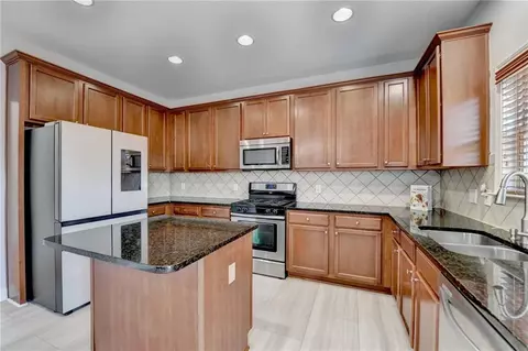 Kitchen - 2425 Delamore Chase, Duluth, GA 30097 photo 5 of 9