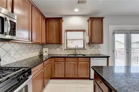 Kitchen - 2425 Delamore Chase, Duluth, GA 30097 photo 4 of 9