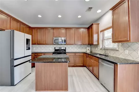 Kitchen - 2425 Delamore Chase, Duluth, GA 30097 photo 6 of 9