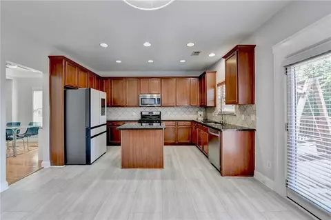 Kitchen - 2425 Delamore Chase, Duluth, GA 30097 photo 7 of 9