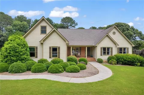 713 Lincoln Dr, Winder, GA 30680