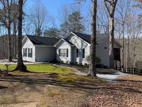 789 N Falling Waters Dr N, Demorest, GA 30535