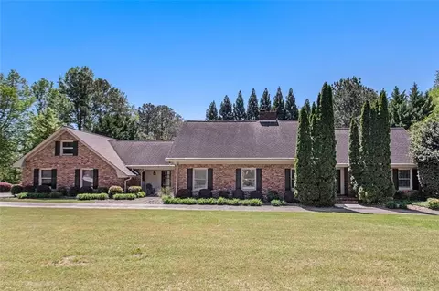 1935 Northbrooke Ln, Dunwoody, GA 30338