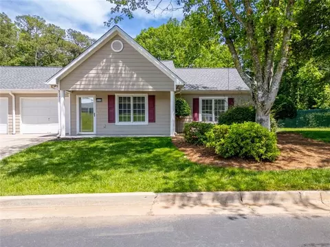 3003 Bentley Park Cir, Gainesville, GA 30504