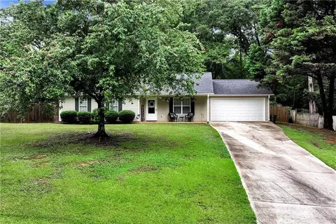 70 Midland Ct, Winder, GA 30680