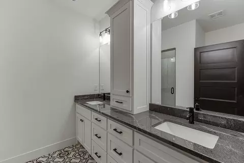 Bath - 5432 Yachtsman Ln, Gainesville, GA 30504 photo 7 of 7