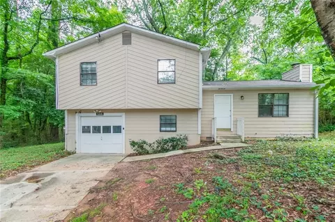 5218 Tina Ct, Stone Mountain, GA 30083