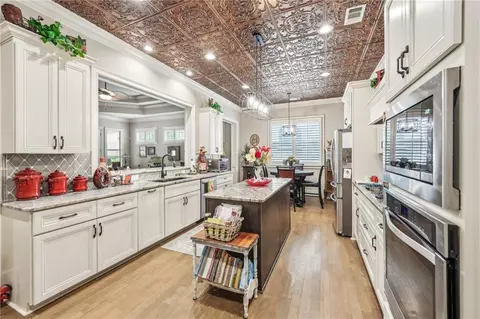 Kitchen - 332 Rosshandler Rd, Suwanee, GA 30024 photo 2 of 6