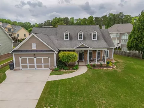 4721 W Lakeshore Dr, Acworth, GA 30101