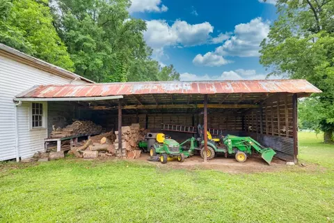 Exterior - 75 E 2nd Ave, Colbert, GA 30628 photo 13 of 18