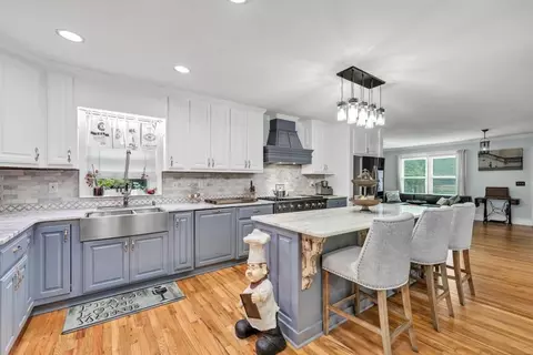 Kitchen - 75 E 2nd Ave, Colbert, GA 30628 photo 5 of 8