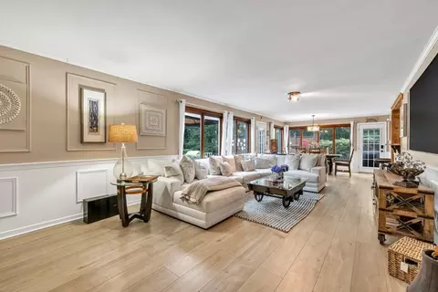 Living - 75 E 2nd Ave, Colbert, GA 30628 photo 1 of 5