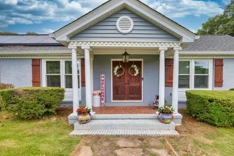 Exterior - 75 E 2nd Ave, Colbert, GA 30628 photo 2 of 18