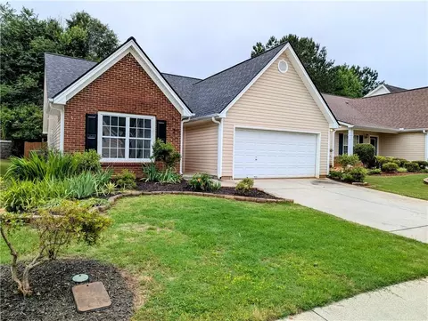 225 Kentshire Pl, Lawrenceville, GA 30044