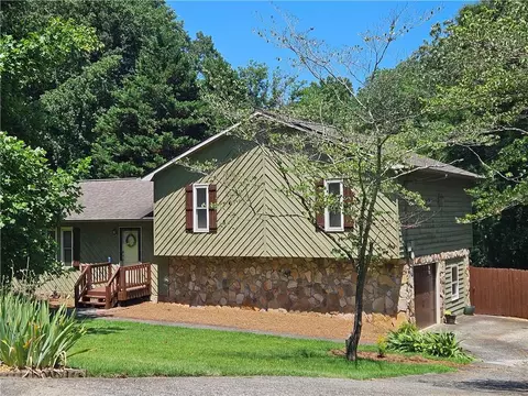 251 Sabrina Ct, Woodstock, GA 30188