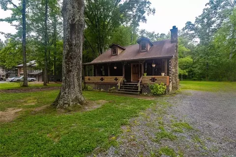 218 Green Acre Ln, Cartersville, GA 30121