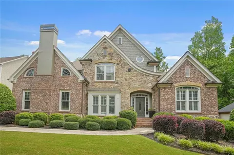 702 Crescent Cir, Canton, GA 30115