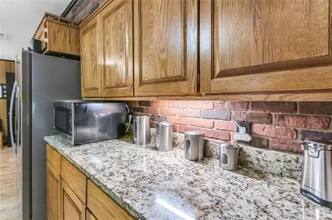 Kitchen - 190 Roberts Way, Cornelia, GA 30531 photo 5 of 6