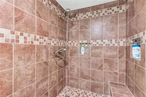 Bath - 190 Roberts Way, Cornelia, GA 30531 photo 6 of 6