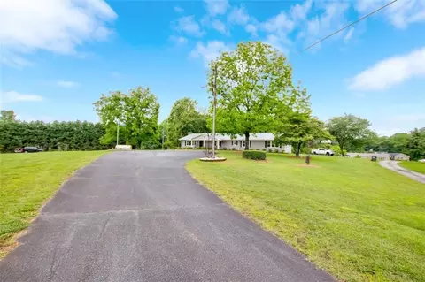 Exterior - 190 Roberts Way, Cornelia, GA 30531 photo 7 of 17