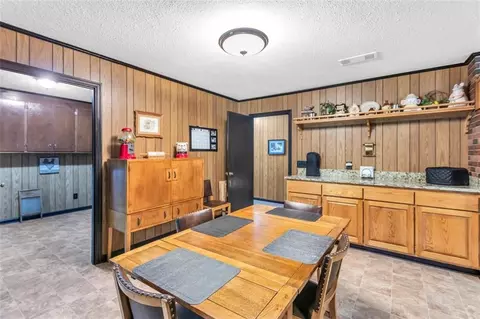 Dining - 190 Roberts Way, Cornelia, GA 30531 photo 2 of 3
