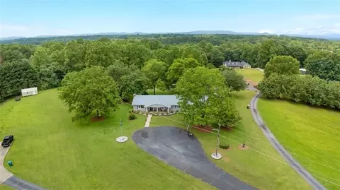 View/Area - 190 Roberts Way, Cornelia, GA 30531 photo 1 of 4