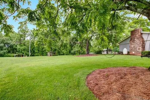 Exterior - 190 Roberts Way, Cornelia, GA 30531 photo 14 of 17