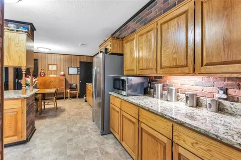 Kitchen - 190 Roberts Way, Cornelia, GA 30531 photo 3 of 6