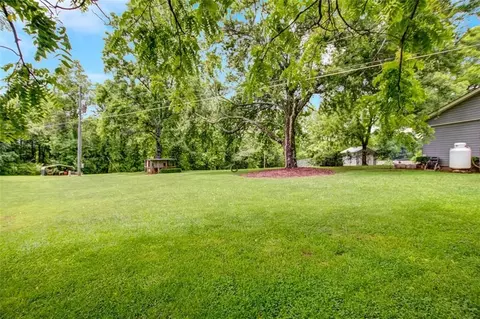 Exterior - 190 Roberts Way, Cornelia, GA 30531 photo 15 of 17